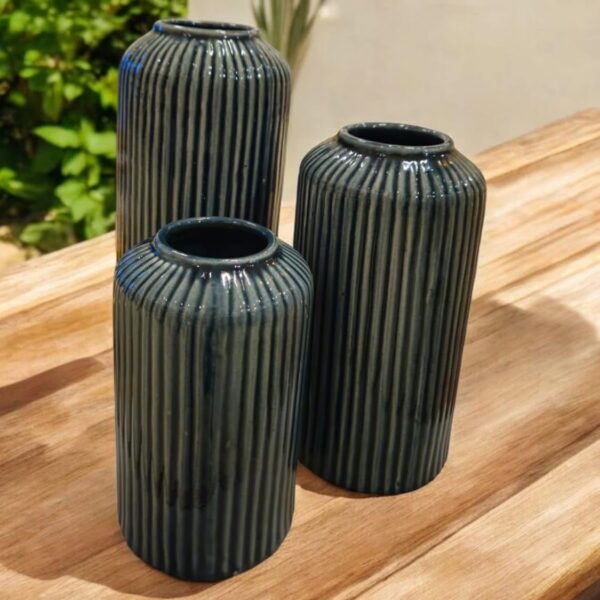 ARTISANS BAZAR Modern Rippled Ceramic Flower Vase for Living Room
